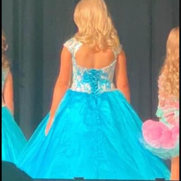 Girls Pageant Dress - Picture 3 of 6